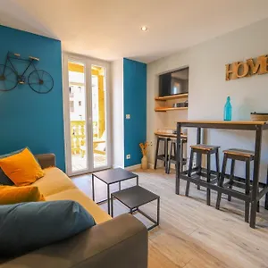 Appartement A L'aventure ! Joli T2 Avec Balcon, Centre Ville., Annecy
